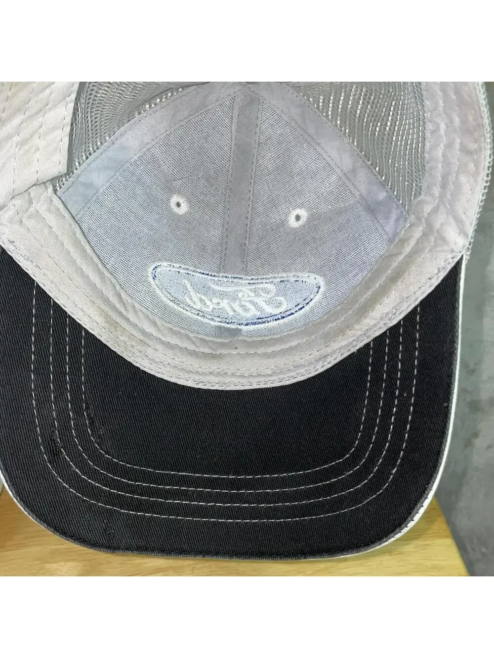 Official Ford Embroidered Logo Emblem Mesh Back Trucker Cap Snapback Car Truck